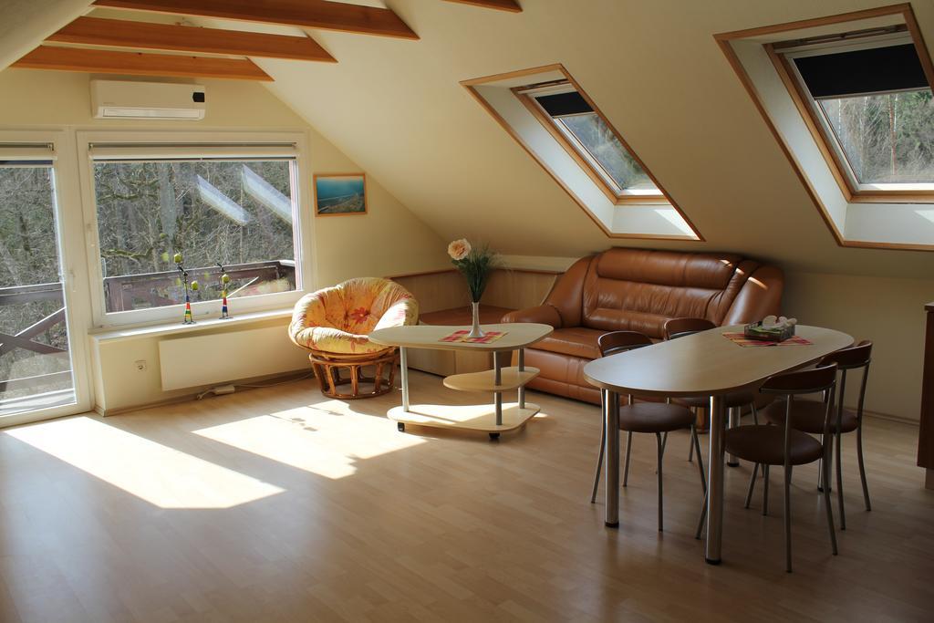 Juodkrantė Cozy Apartment With Balcony מראה חיצוני תמונה