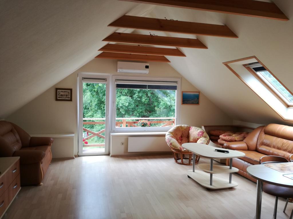 Juodkrantė Cozy Apartment With Balcony מראה חיצוני תמונה