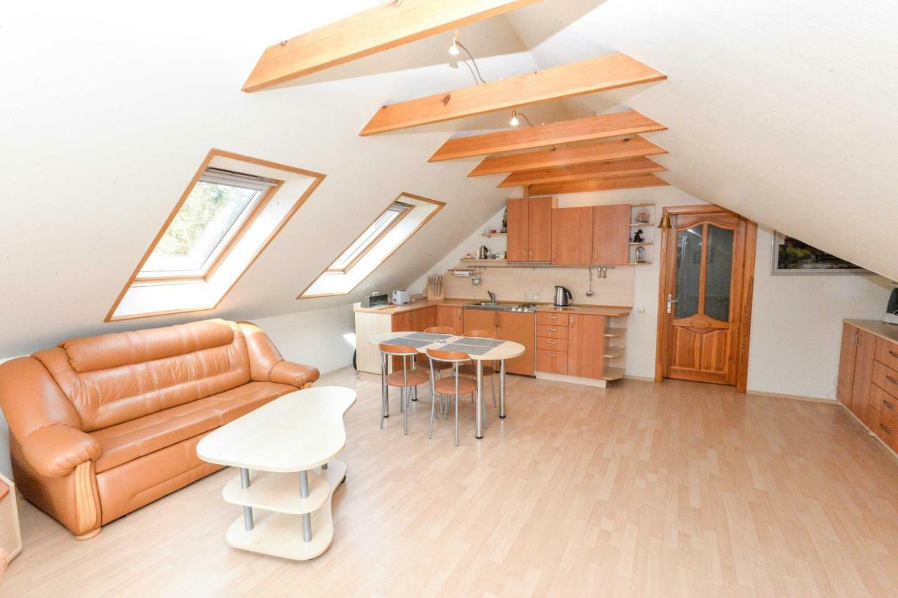 Juodkrantė Cozy Apartment With Balcony מראה חיצוני תמונה